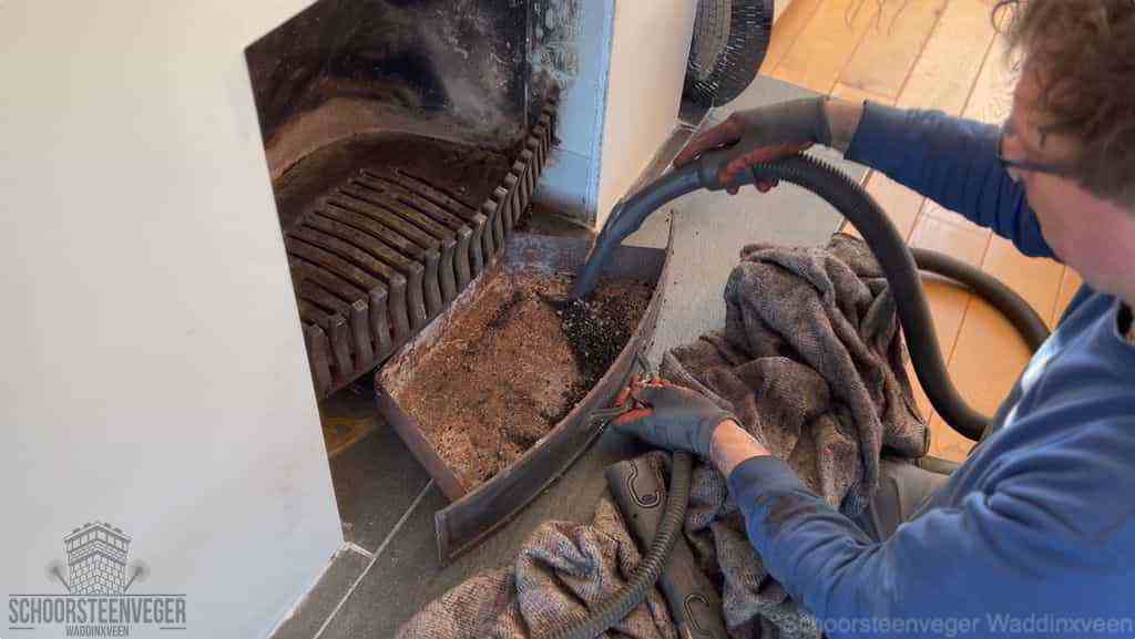 Prijs schoorsteenvegen Waddinxveen schouw reinigen Prijs schoorsteenvegen Waddinxveen schouw reinigen