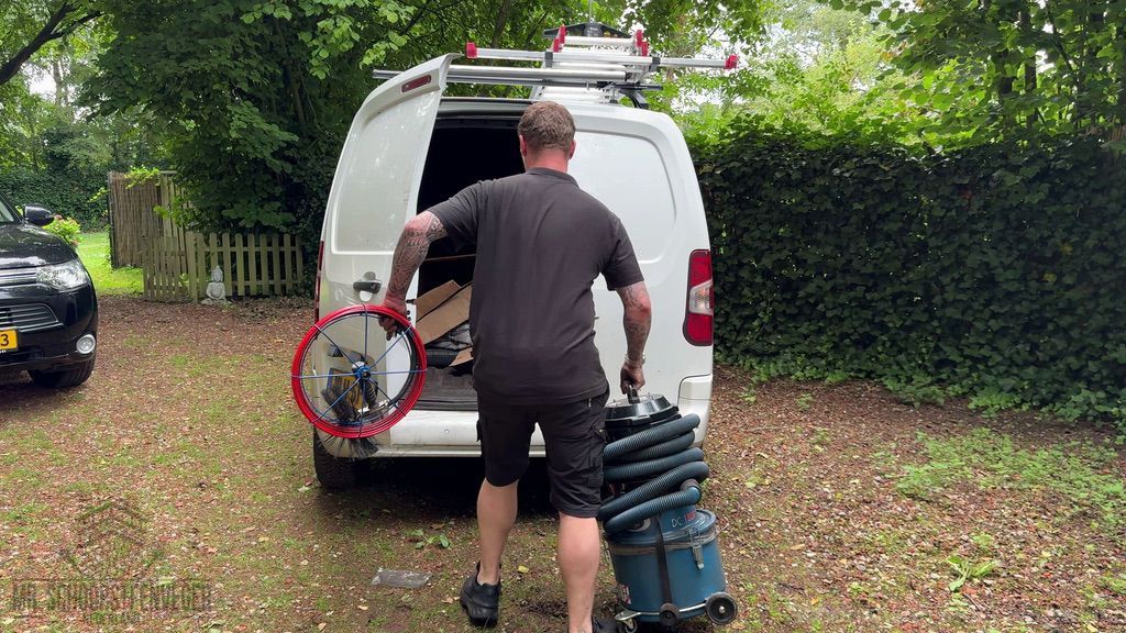 Schoorsteen onderhoud Waddinxveen ladder bus Schoorsteen onderhoud Waddinxveen ladder bus